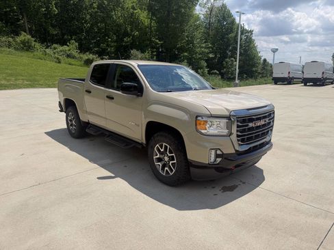 Used 2021 GMC Canyon AT4 w/ Driver Alert Package AWD/4WD image 4