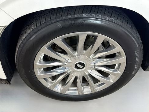 Used 2022 Cadillac Escalade Premium Luxury image 35