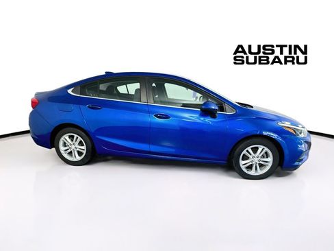Used 2017 Chevrolet Cruze LT w/ Convenience Package FWD image 8