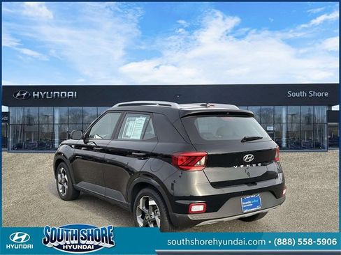 Certified 2023 Hyundai Venue SEL w/ Cargo Package image 8