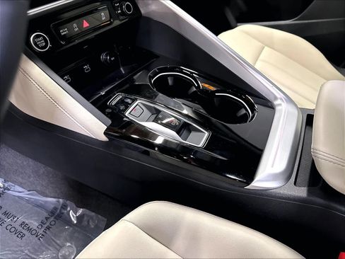 Certified 2025 Audi Q5 Premium AWD/4WD image 18