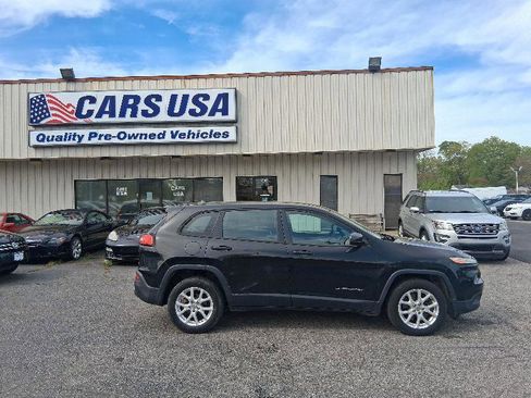 Used 2014 Jeep Cherokee Sport image 12