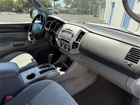 Used 2010 Toyota Tacoma 2WD Access Cab image 14