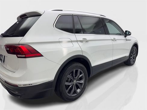 Used 2022 Volkswagen Tiguan SE image 13