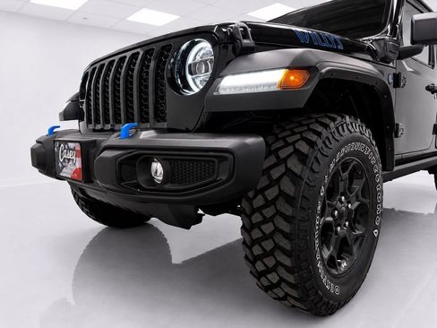 Used 2023 Jeep Wrangler Unlimited w/ Sun & Screen Package AWD/4WD image 8