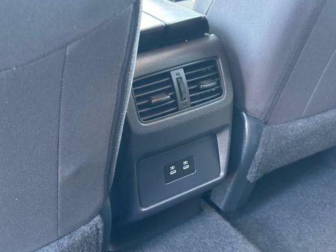 Used 2025 Nissan Rogue SV FWD image 24