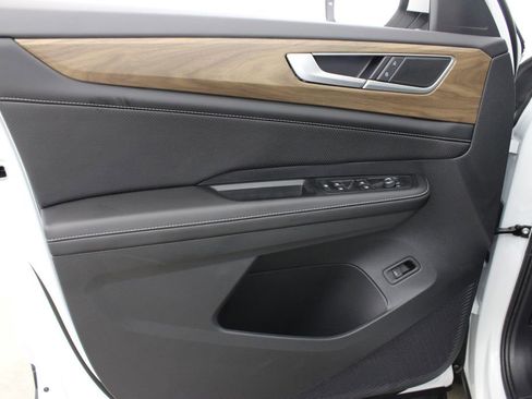 New 2026 Volkswagen Atlas SE FWD image 16