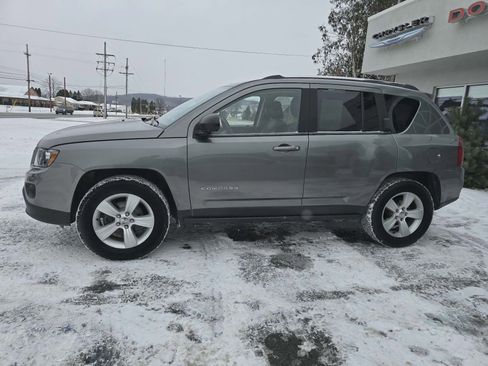 Used 2014 Jeep Compass Sport image 6