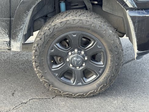 Used 2018 RAM 2500 Laramie w/ Sport Appearance Group image 18