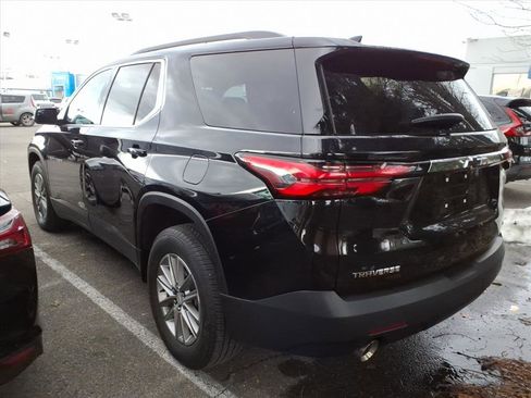 Used 2023 Chevrolet Traverse LT image 4