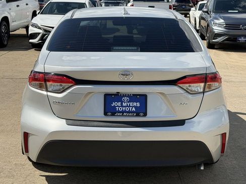 Used 2025 Toyota Corolla LE FWD image 8