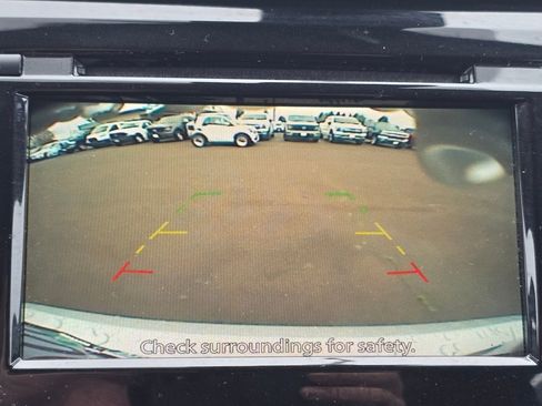 Used 2022 Nissan Rogue Sport S image 23