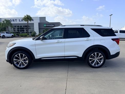Used 2025 Ford Explorer Platinum AWD/4WD image 4