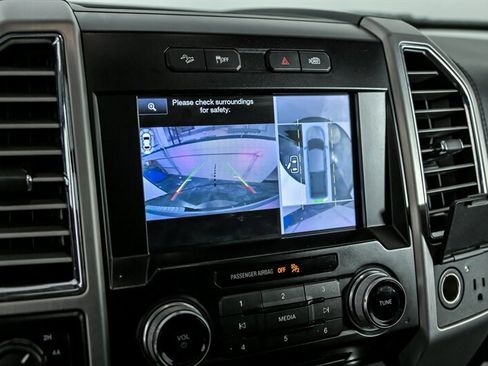 Used 2015 Ford F150 Platinum w/ Equipment Group 701A Luxury image 27