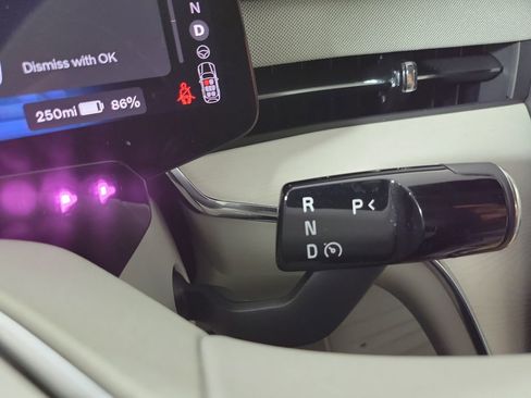 Certified 2025 Volvo EX90 Ultra AWD/4WD image 28