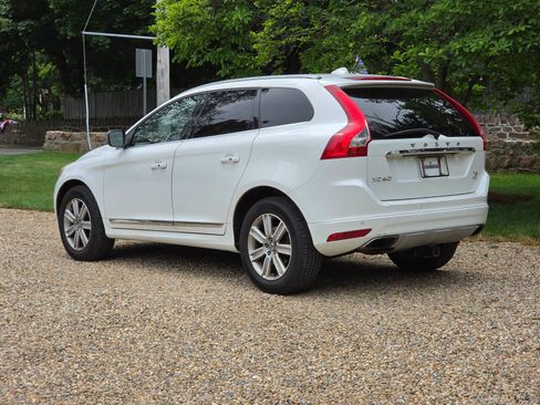 Used 2017 Volvo XC60 T5 Inscription w/ Preferred Option Package AWD/4WD image 5