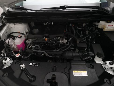 Used 2025 Toyota Sienna XLE FWD image 3