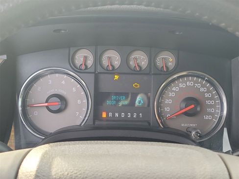 Used 2010 Ford F150 XLT image 24