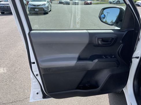 Used 2022 Toyota Tacoma SR RWD image 17