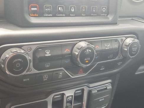 Used 2021 Jeep Wrangler Unlimited Sport AWD/4WD image 15