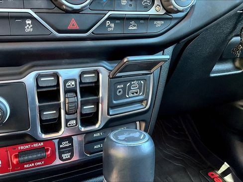Used 2021 Jeep Wrangler Unlimited Rubicon AWD/4WD image 18