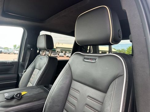 Used 2025 GMC Sierra 2500 AT4X AWD/4WD image 3