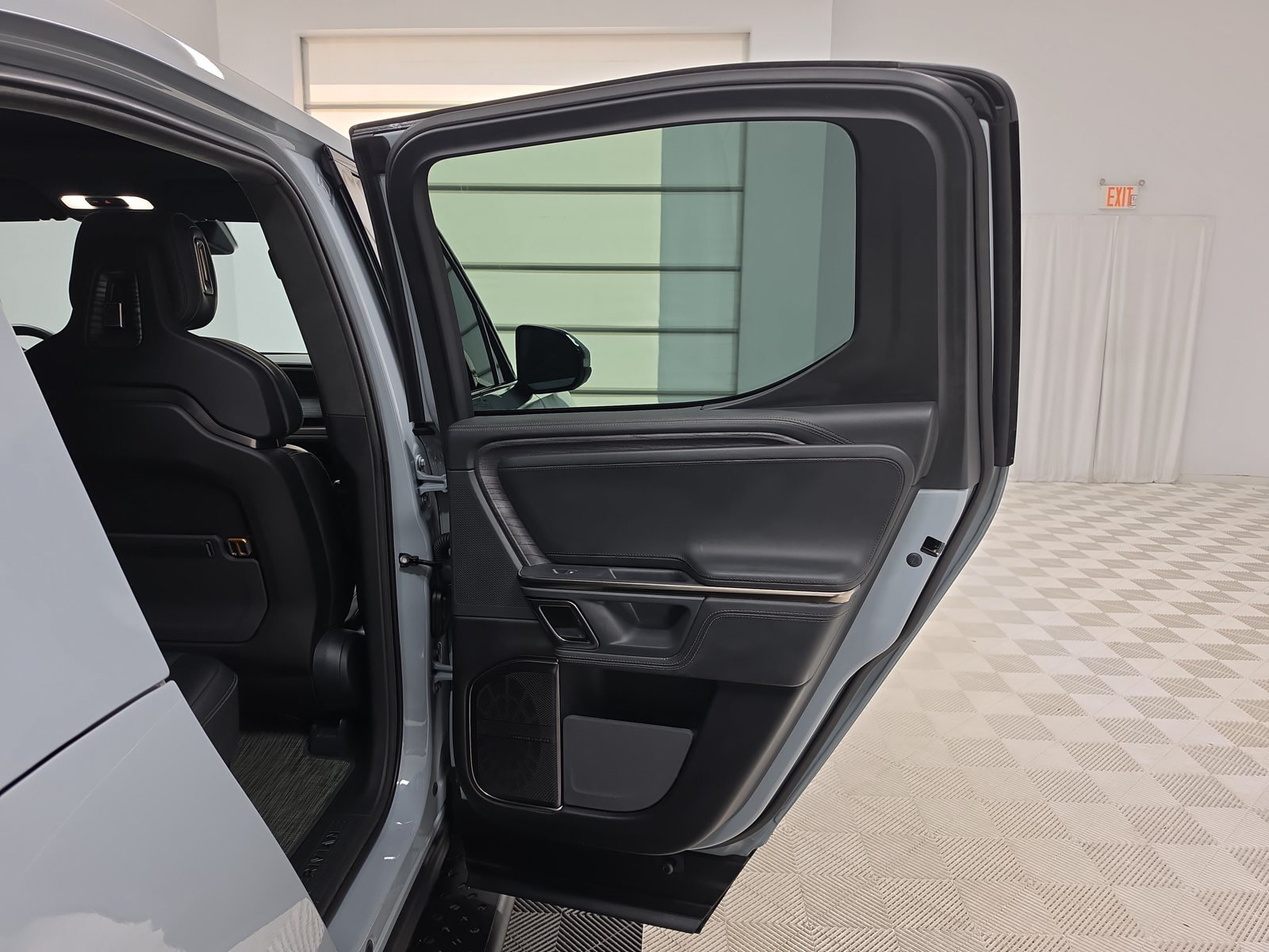 Used 2022 Rivian R1T Adventure AWD/4WD image 19