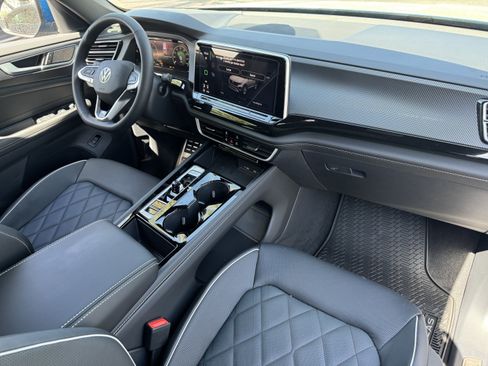 New 2025 Volkswagen Atlas Cross Sport SEL Premium R-Line image 9