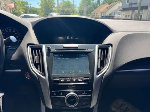 Used 2018 Acura TLX FWD image 16
