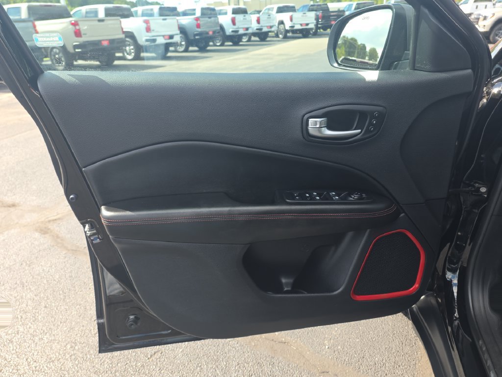 Used 2021 Jeep Compass Trailhawk AWD/4WD image 13