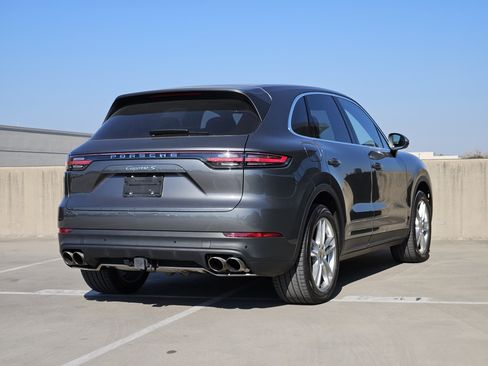 Certified 2022 Porsche Cayenne S image 8