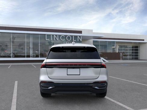 New 2026 Lincoln Nautilus Premier image 5
