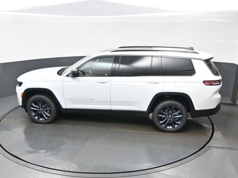 New 2026 Jeep Grand Cherokee L Limited AWD/4WD image 23