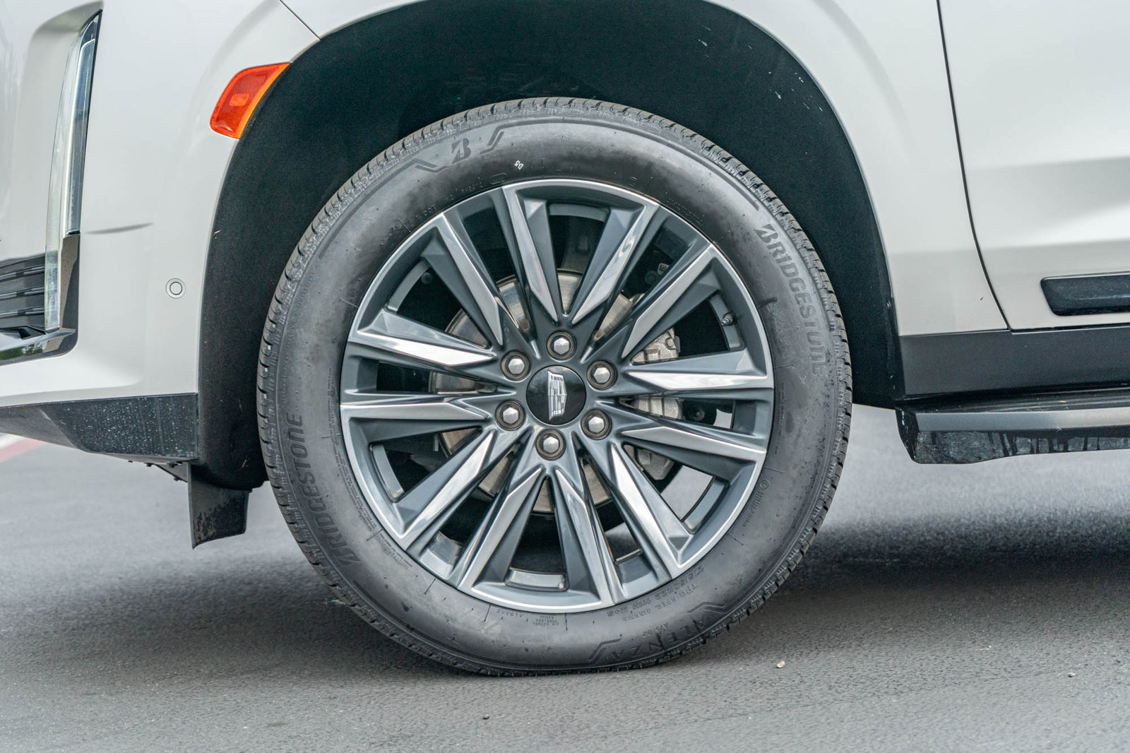 Used 2024 Cadillac Escalade ESV Sport Platinum AWD/4WD image 5