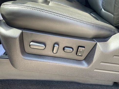 Used 2010 Ford F150 Raptor AWD/4WD image 26