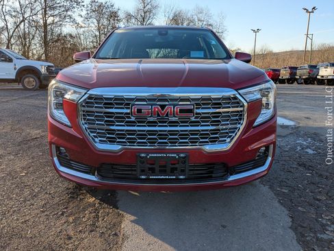 Used 2024 GMC Terrain Denali image 8