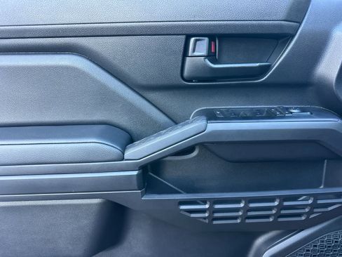 Used 2025 Toyota Tacoma SR image 12