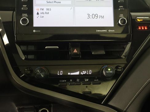 Used 2022 Toyota Camry XSE image 41