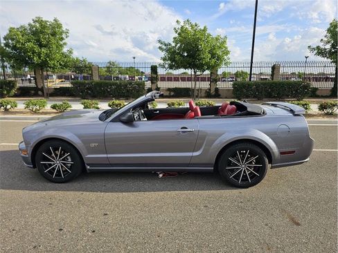 Used 2007 Ford Mustang GT RWD image 8