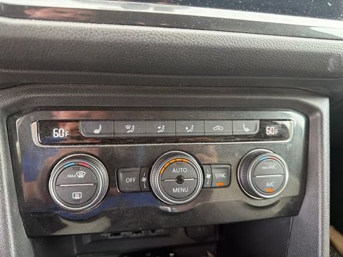 Used 2019 Volkswagen Tiguan SE FWD image 14