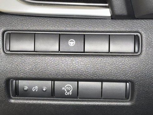 Used 2023 Nissan Rogue SV AWD/4WD image 17