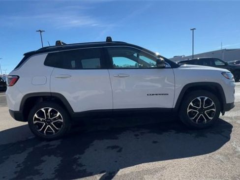 Used 2022 Jeep Compass Limited image 9