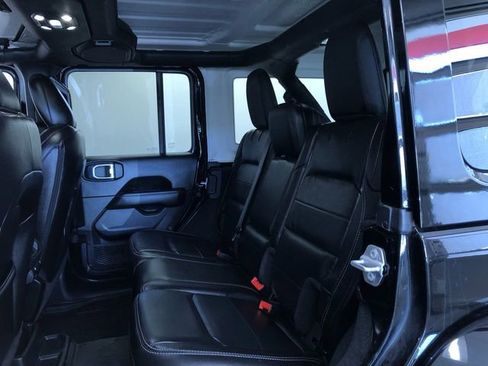 Used 2021 Jeep Wrangler Unlimited Sahara w/ Cold Weather Group AWD/4WD image 21