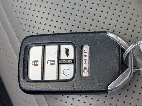 Used 2018 Honda CR-V Touring image 31