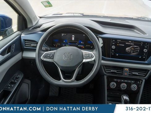 Used 2023 Volkswagen Taos SE AWD/4WD image 5