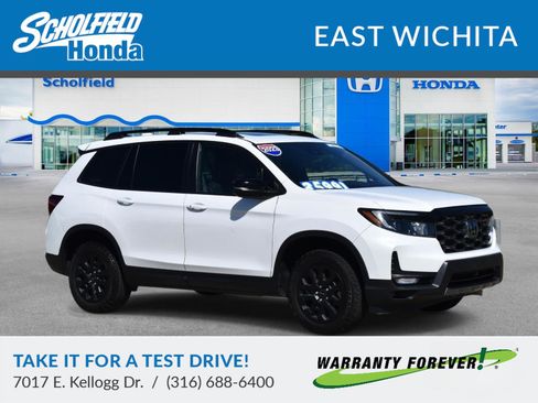 Used 2023 Honda Passport TrailSport image 1