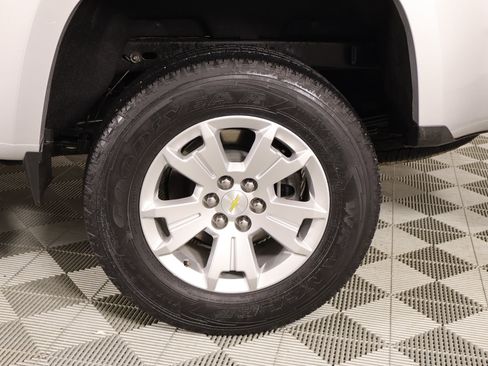 Used 2022 Chevrolet Colorado LT w/ Fleet Safety Package image 17