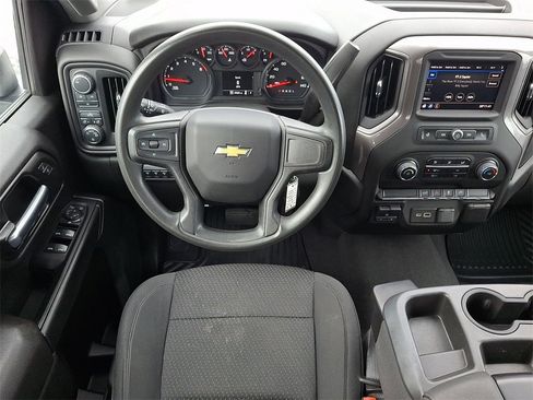 Used 2023 Chevrolet Silverado 2500 Custom w/ Custom Convenience Package image 11