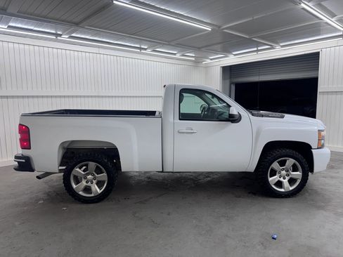 Used 2011 Chevrolet Silverado 1500 W/T image 4