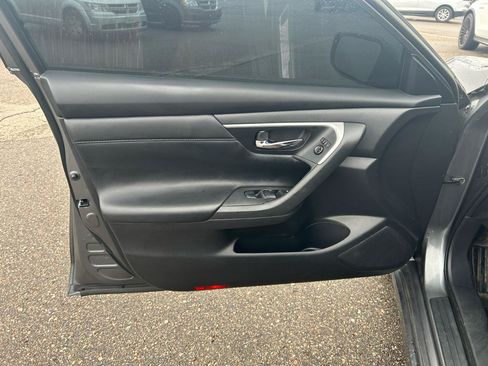 Used 2016 Nissan Altima 2.5 SR FWD image 14